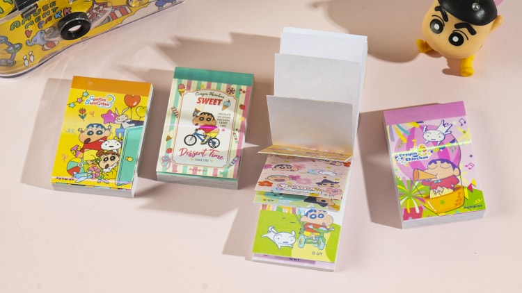 JT-101796 Crayon Shin-chan sticker book 快乐小新-豆豆贴纸本