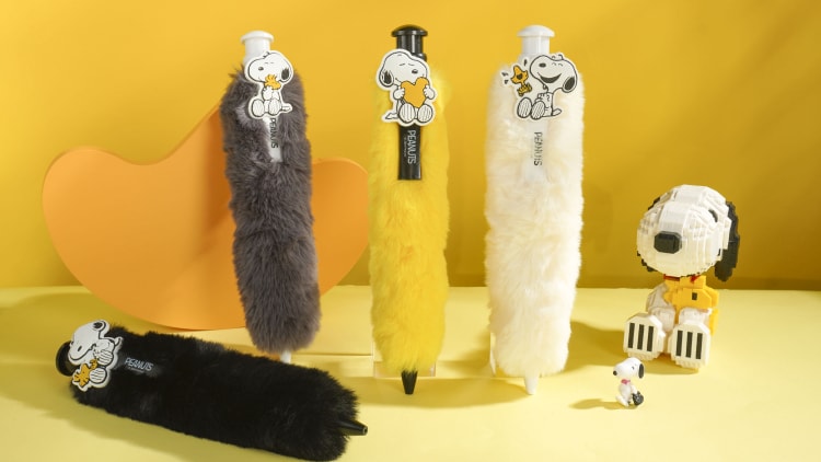 Snoopy fluffy Ballpen JT-716 线条生活-毛绒绒按动笔（超大支）